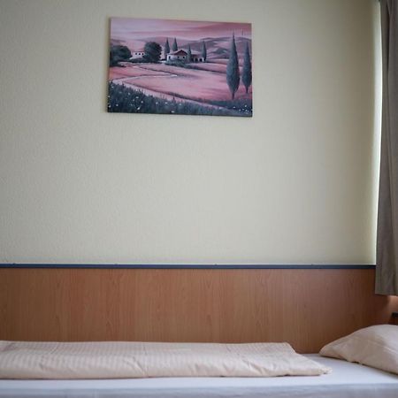 Radlstadl - Brauhaus Und Hotel Kaarst Ngoại thất bức ảnh